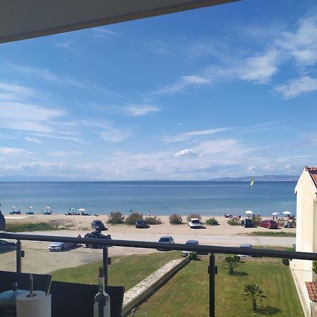 Luxury Apartment In Front Of The Sea In Agia Triada Exterior foto