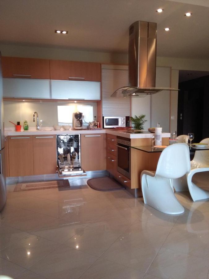 Luxury Apartment In Front Of The Sea In Agia Triada Exterior foto
