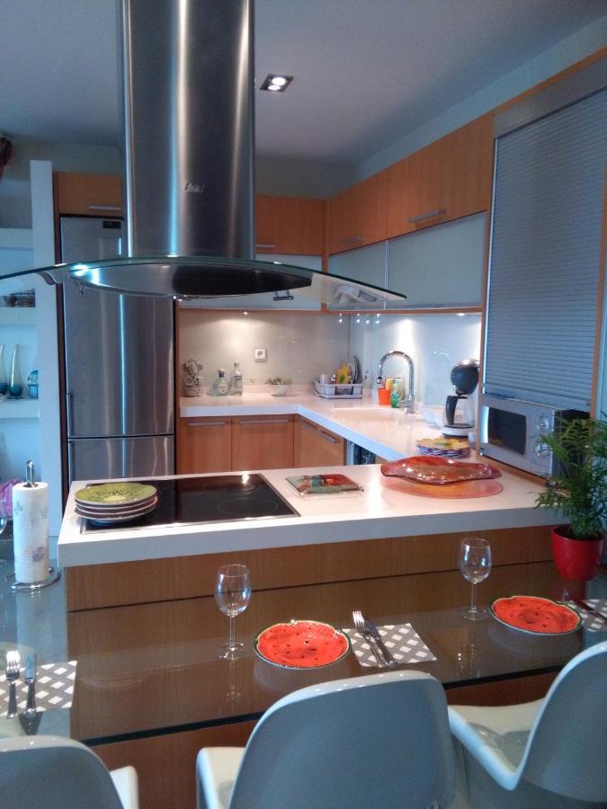 Luxury Apartment In Front Of The Sea In Agia Triada Exterior foto