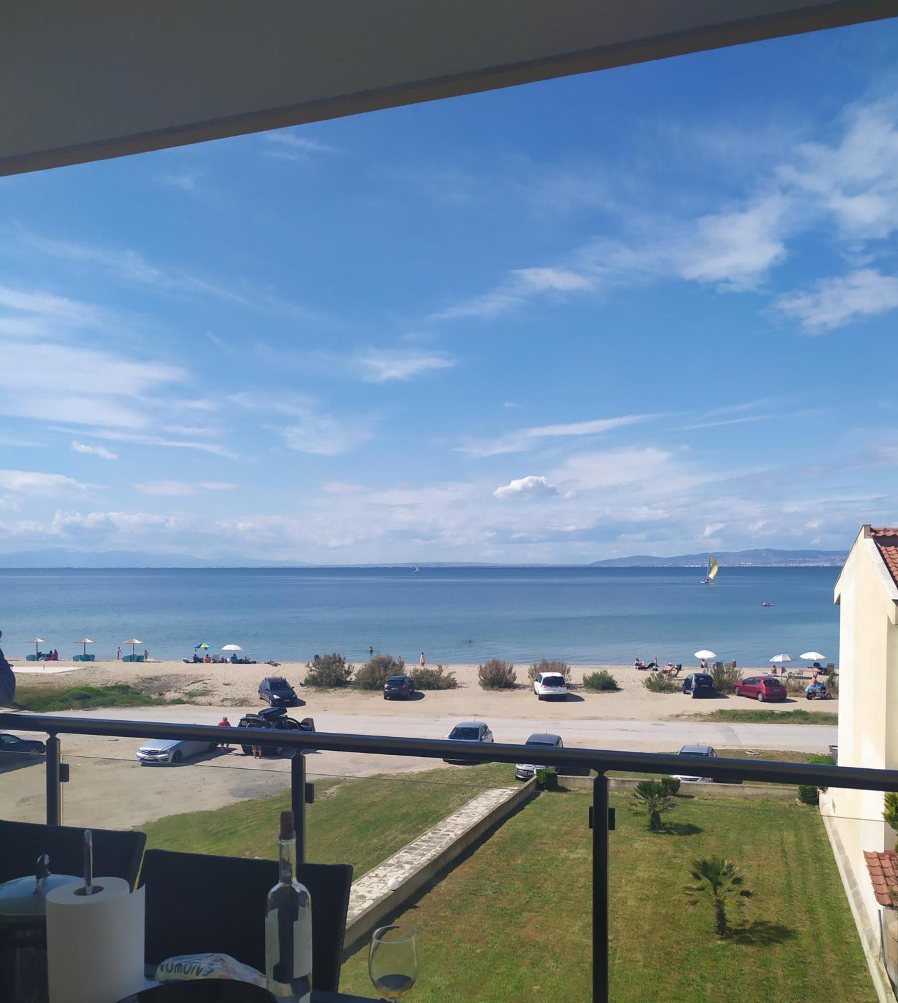 Luxury Apartment In Front Of The Sea In Agia Triada Exterior foto