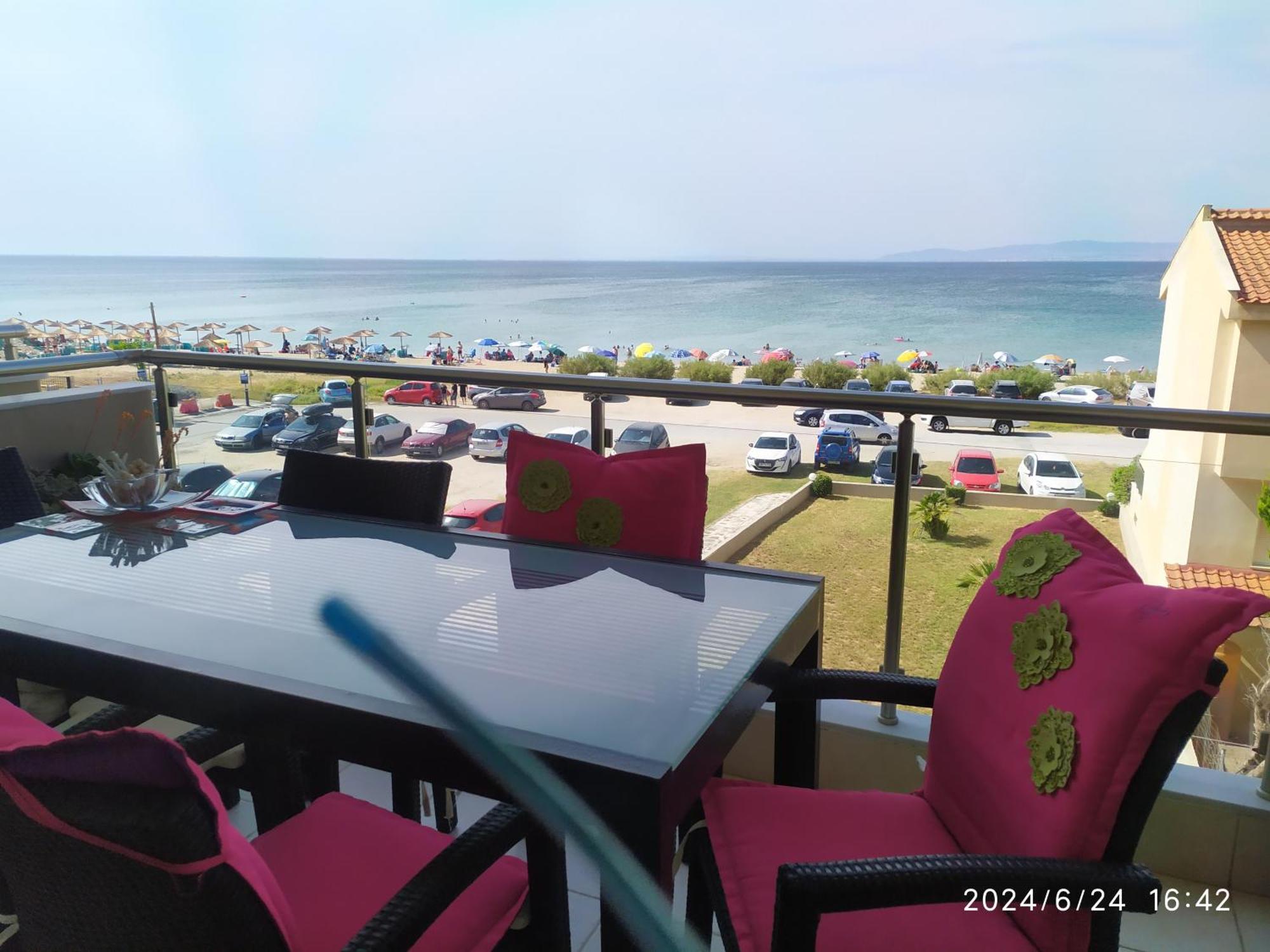 Luxury Apartment In Front Of The Sea In Agia Triada Exterior foto